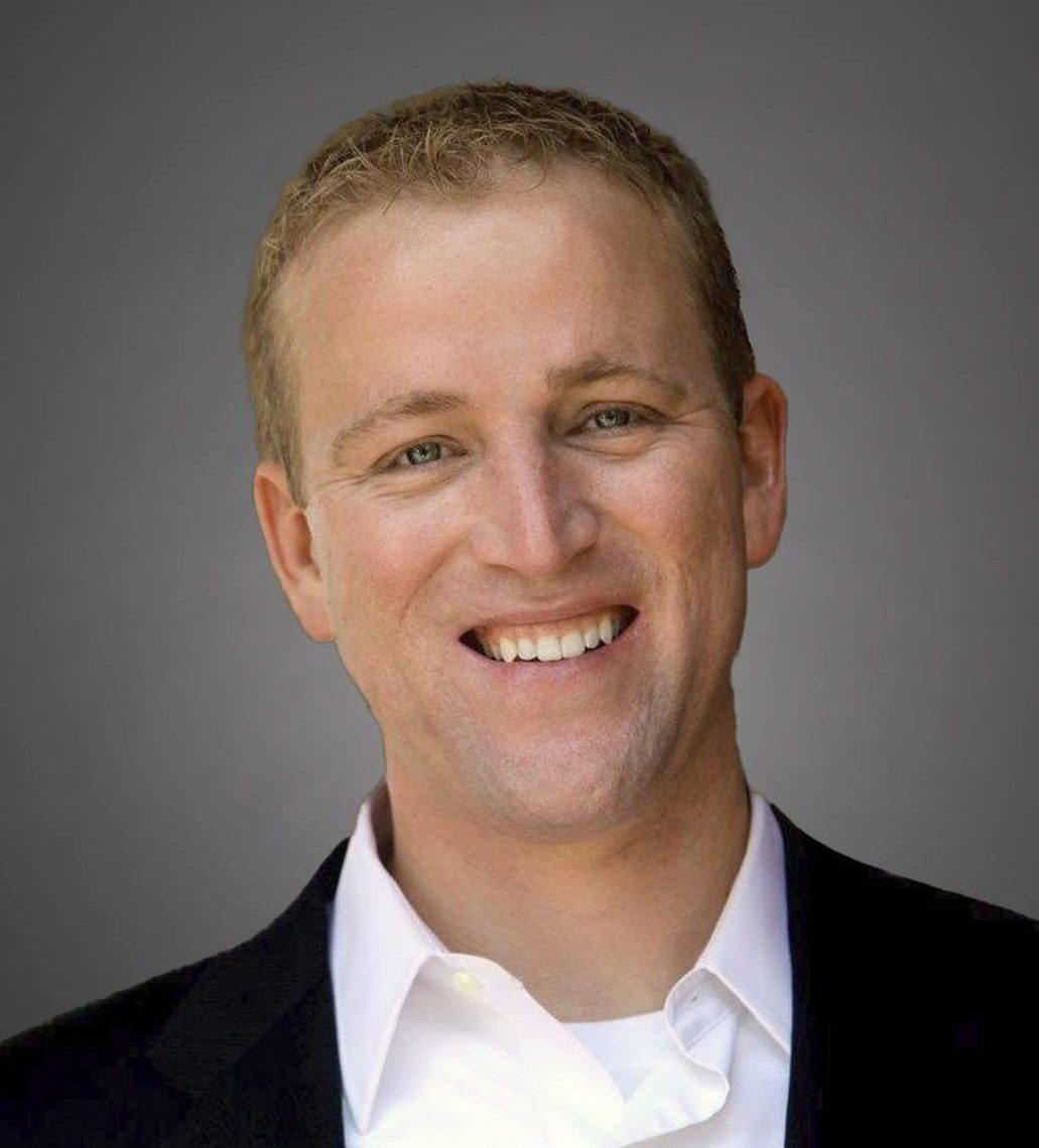 russell becker 肖像